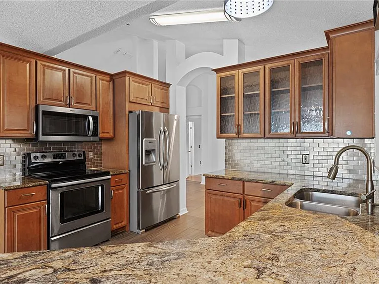 308 Silver Pine Dr — Photo 5
