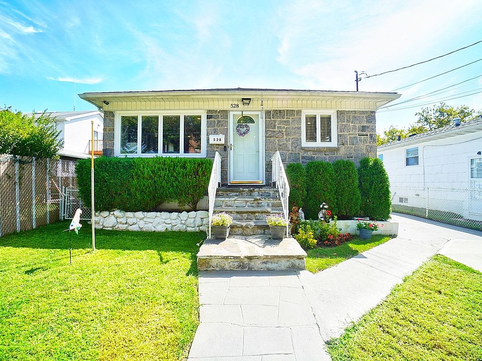1st image of 528 McClean Ave