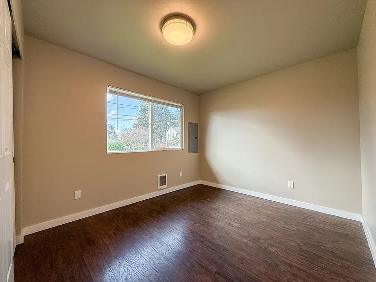 1808 Harrington Ave NE — Photo 12