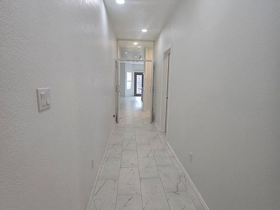 5th image of 5325 Caprock Ct NE