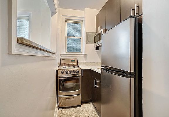 3rd image of 3 E 66th St APT 5B
