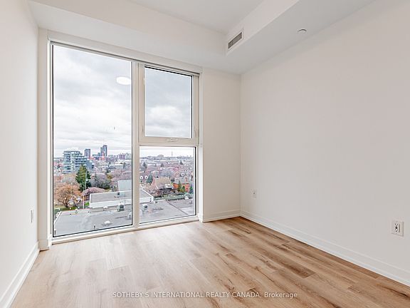 5th image of 5 York Rd #608