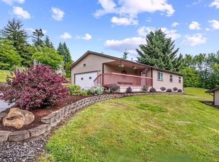 22 N Jacobson Rd, Cathlamet, WA 98612