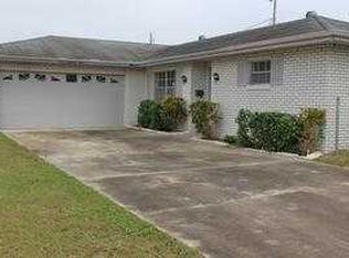 104 Lagoon Rd, Winter Haven, FL 33884