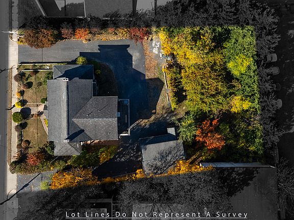 5th image of 705 Richmond Ave