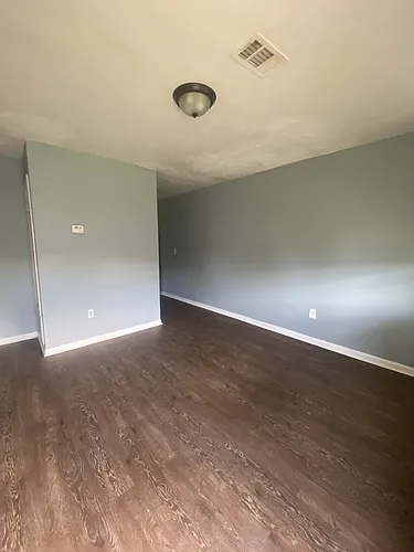 3217 Lee St Photo 1