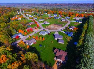 297 Hickory Ln, Henderson, MN 56044