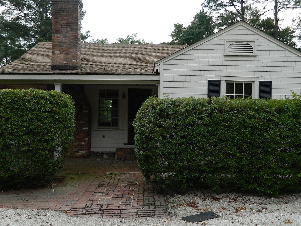 Front 2 bedroom cottage