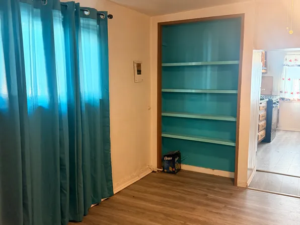 2215 Hooper Rd SW #B, Albuquerque, NM 87105