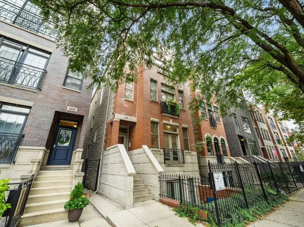 2930 N Damen Ave #3, Chicago, IL 60618