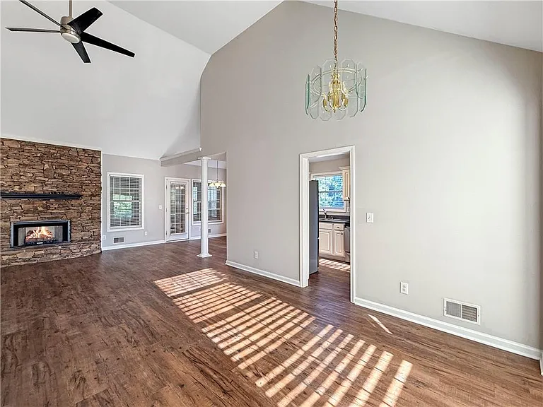5885 Sarah Orr Ln — Photo 3