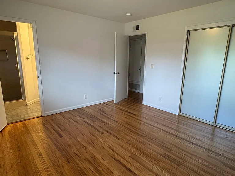 465 Craycroft Dr #1 — Photo 12