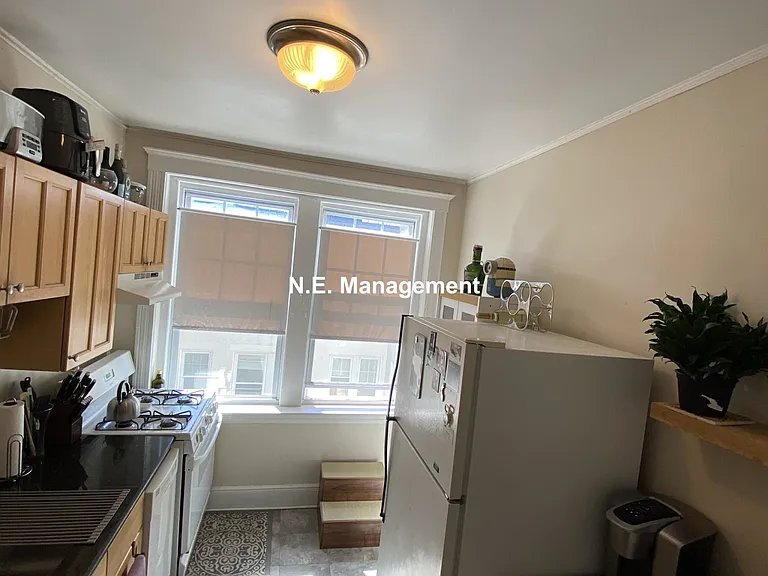339 S Huntington Ave #10 — Photo 12