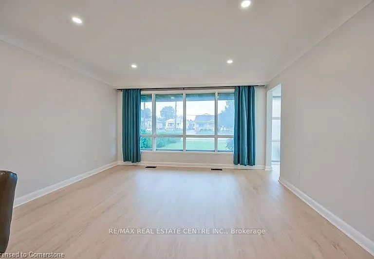 738 Mohawk Rd E #UPPER — Photo 12