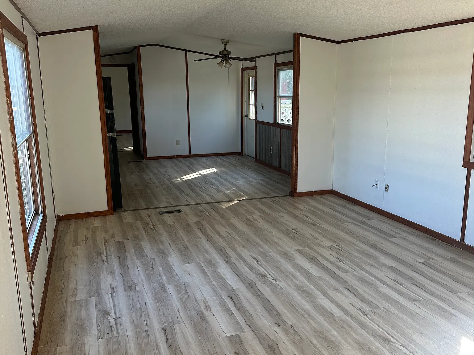 2 bed, 1000 sqft, $1,300 — Photo 4