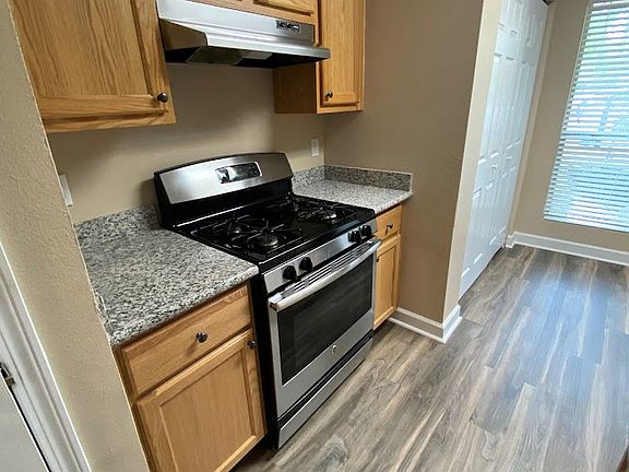 4th image of 83 Cyrilla Ct