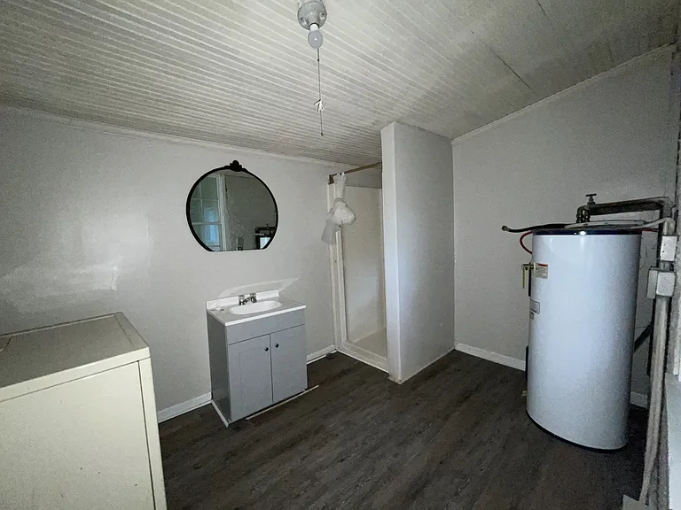 3723 S Amherst Hwy #A — Photo 13