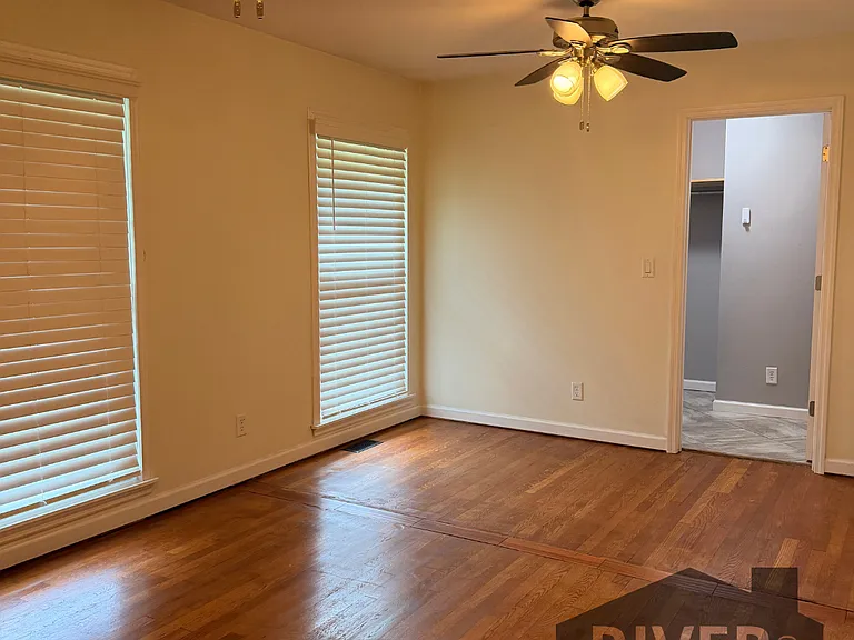 721 W Lelia St — Photo 9