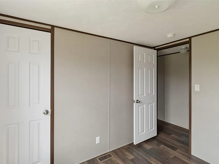 5670 E Highway 290 — Photo 10