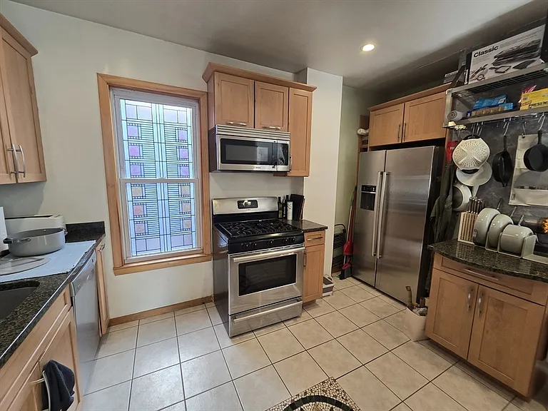 28 Bardwell St #1 — Photo 5