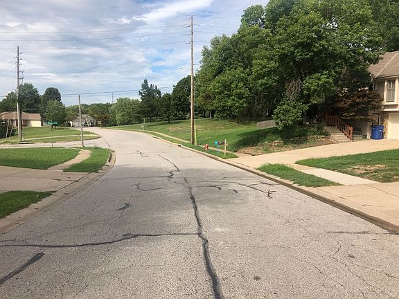 3rd image of 905 NW 41st St