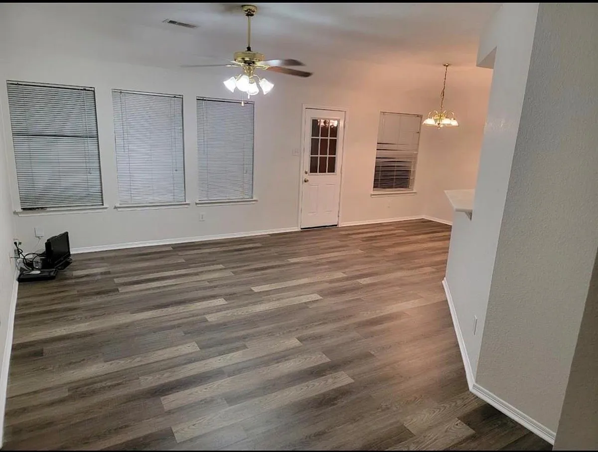 Building Photo - 17303 Box Canyon Dr