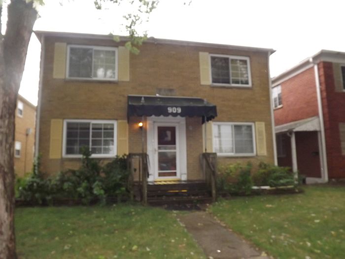 1st image of 909 Highridge Ave APT 2
