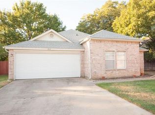 1812 Pine Ridge Dr, Bedford, TX 76021