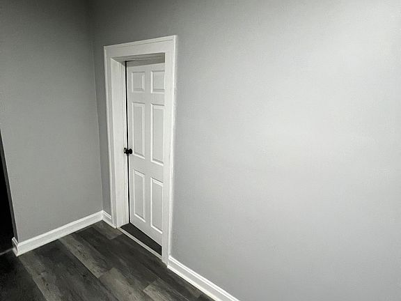 2nd image of 10800 S Hoxie Ave #2R