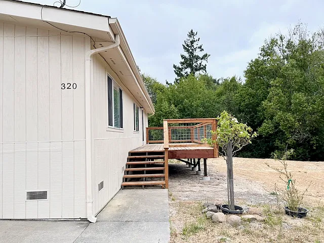 320 Schuh Ln — Photo 3