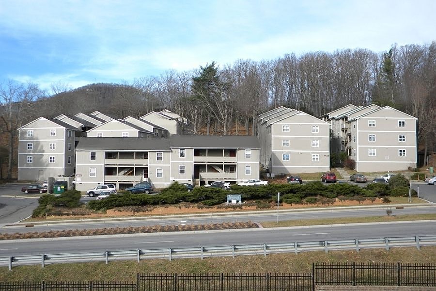 Building Photo 3