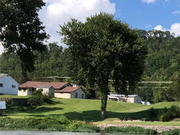 208 Kanawha Ave S, Nitro, WV 25143