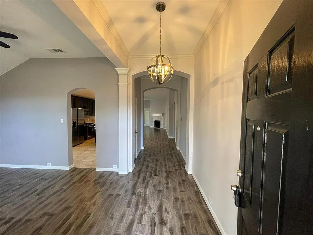 Building Photo - 6937 Willow Crest Dr