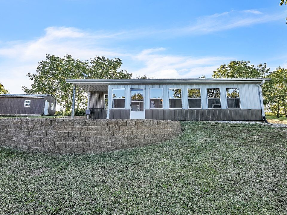1st image of 975 Underwood Dr