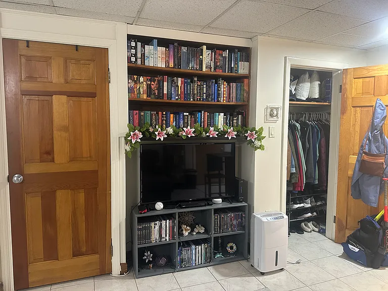 907 Beacon St #1 — Photo 9