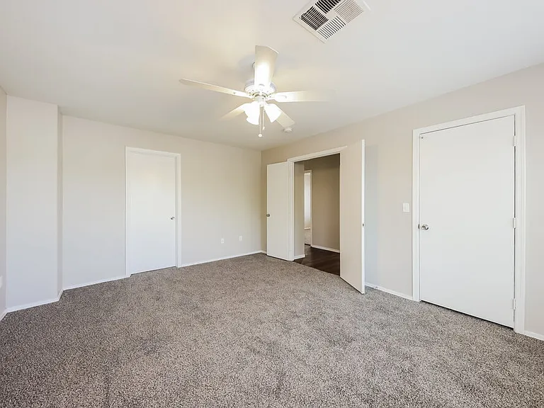 10457 W Oregon Ave — Photo 12