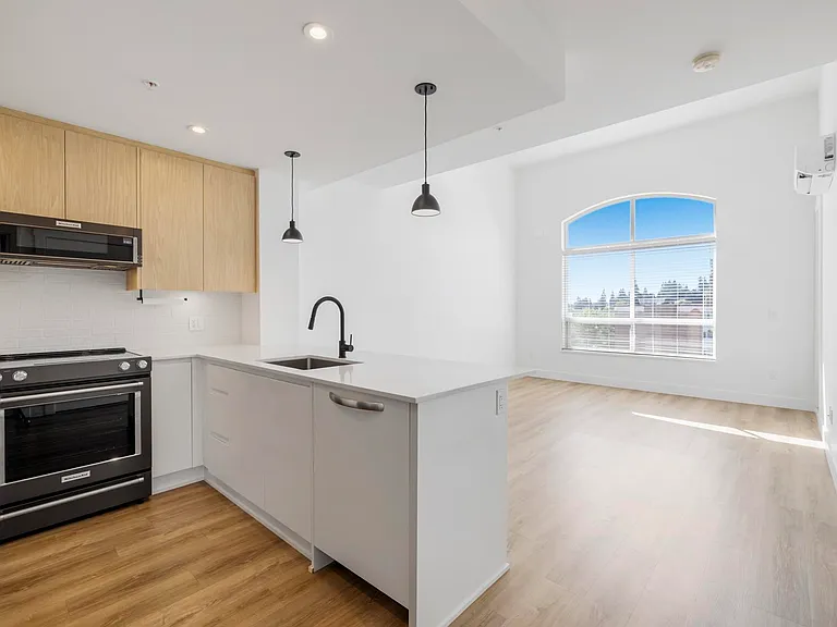 2180 Kelly Ave #1613 — Photo 3