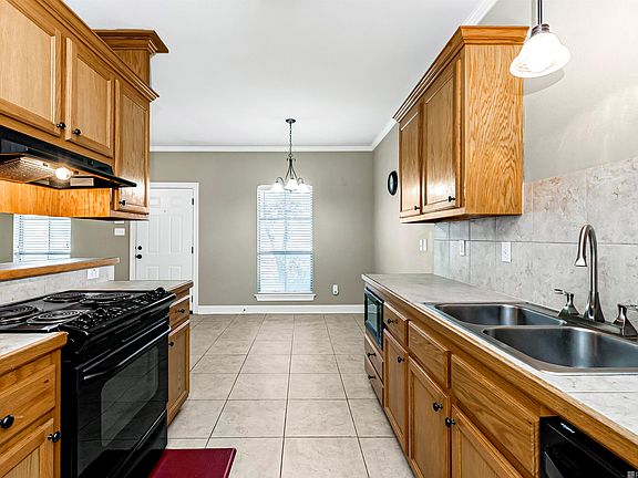 5th image of 838 Meadow Bend Dr APT C
