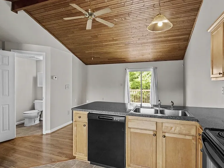 3533 Lochdale Ter — Photo 10