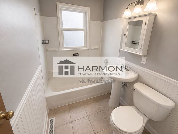 5th image of 944 W 34th St S