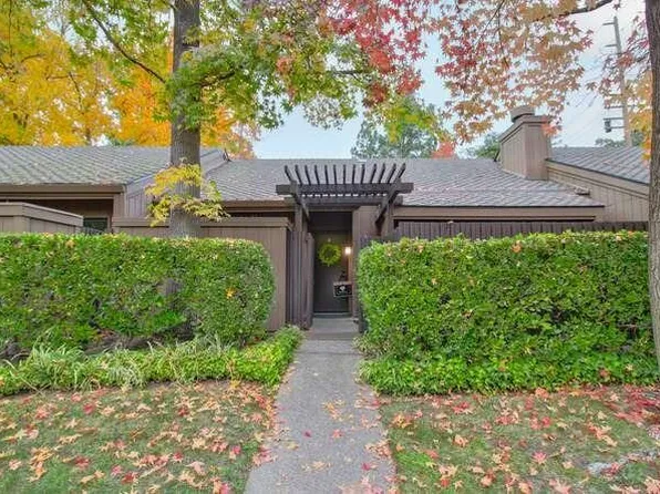 653 Woodside Sierra Unit 3, Sacramento, CA 95825