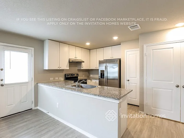 140 Hollywood Dr — Photo 7