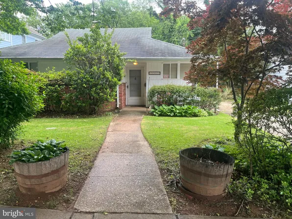 5912 Johnson Ave, Bethesda, MD 20817