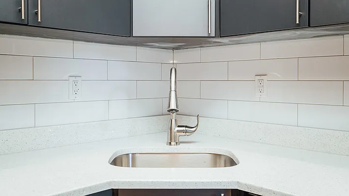 Rented by Nooklyn NYC LLC | media 42