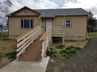 681 SE Carrol St, Winston, OR 97496