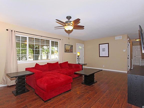 4th image of 6630 Waverly Ct