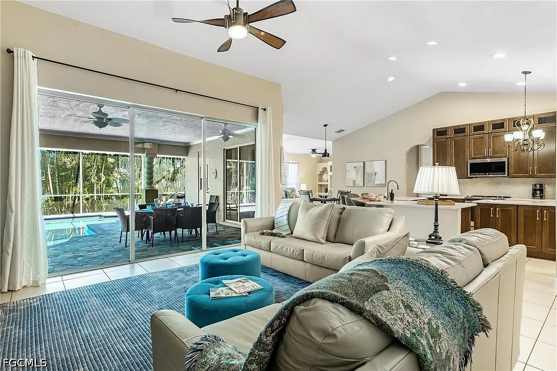 4 bed, 3.0 bath, 2689 sqft, $7,468 — Photo 4