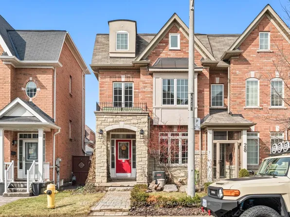 26 Abraham Welsh Rd, Toronto, ON M9M 0B7