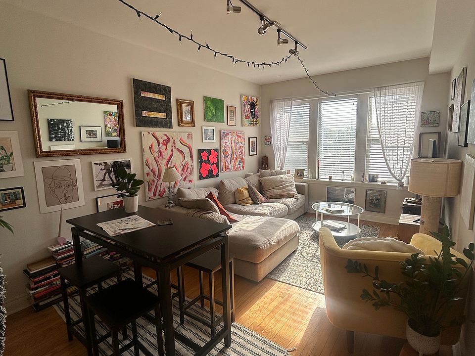 1st image of 2119 N Richmond St #3