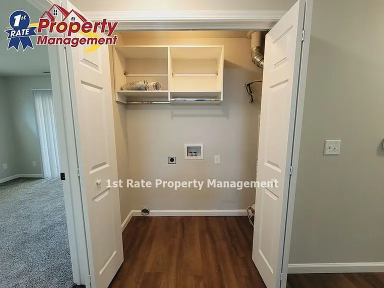 10146 W Garverdale Ln #101 — Photo 13